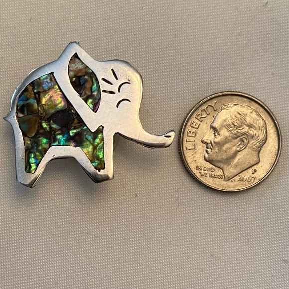Vintage SCK Taxco Sterling Silver Abalone Elephant Pin Mexico Signed 1' x 1.16" - Picture 2 of 8